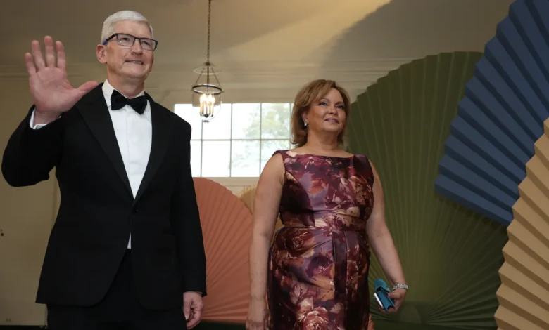 أبل تشهد تغييرات في القيادة العليا: ليزا جاكسون وكيت آدامز تتقاعدان