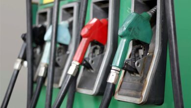 أسعار الوقود في مصر ثابتة رغم هبوط النفط إلى أدنى مستوى منذ 2021