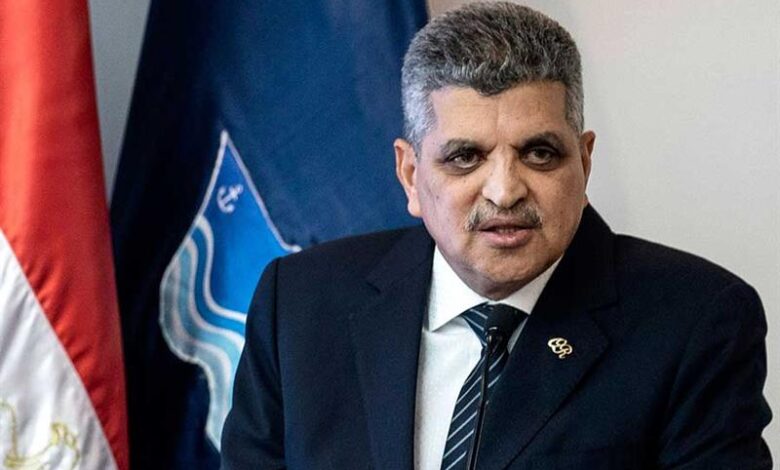 قناة السويس تسجل زيادة 5.2% في حركة الملاحة وإيرادات 1.97 مليار دولار