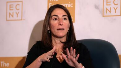 بيث هاماك: لا حاجة لتغيير الفائدة الأمريكية لأشهر بسبب التضخم