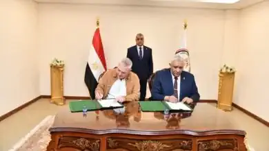وزير الإنتاج الحربي يوقع اتفاقية تصنيع عسكري مع شركة عالمية بـ EDEX 2025