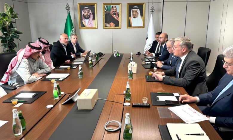 وزير البترول يبحث تعزيز الشراكة المصرية في مشروعات "نيوم" السعودية