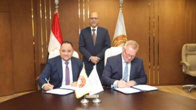 وزير العمل يشهد تجديد اتفاقية العمل الجماعية بشركة قناة السويس للحاويات