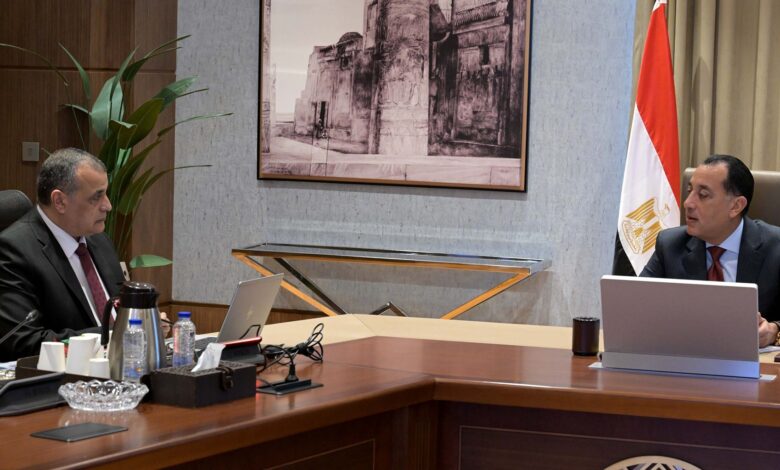 مدبولي يلتقي وزير الإنتاج الحربي لمتابعة تطوير خطوط الإنتاج والمشروعات الجديدة