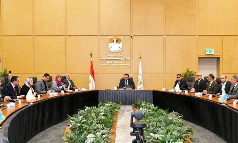 وزير الإسكان يكشف خطط تقنين الأوضاع بالأراضي المضافة في 9 مدن