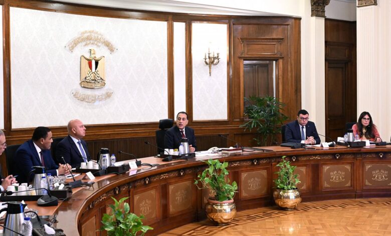 مدبولي يتابع مشروعات رأس الحكمة وشمس الحكمة ويوجه بتسريع التنفيذ