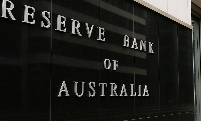البنك المركزي الأسترالي يثبت الفائدة عند 3.60% وسط ضغوط تضخمية متصاعدة