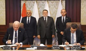 تنفيذًا لتوجيهات السيد رئيس الجمهورية.. بإطلاق مبادرة" مصر معاكم" لرعاية الأبناء القصر لشهداء وضحايا العمليات الحربية والإرهابية والأمنية والمصابين القصر