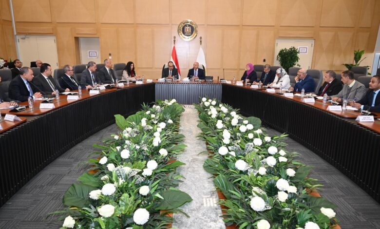 كامل الوزير: دعم كامل لمستثمري الغزل والنسيج.. شرط ربط رخص الملابس الجاهزة بإنتاج غزل ونسيج