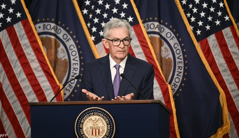 باول يعلن تخفيض الفائدة وشراء سندات خزانة بقيمة 40 مليار دولار