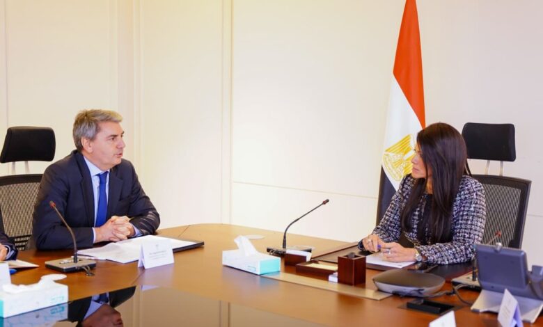 وزيرة التخطيط تبحث مع بنك الاستثمار الأوروبي تعزيز التعاون في البنية التحتية