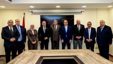 رئيس البنك الزراعي يلتقي لجنة الزراعة بمجلس الشيوخ.. تمويل 36 مليار جنيه لـ300 ألف مزارع بفائدة 5% + منتجات جديدة لدعم الزراعة الحديثة والتصدير!