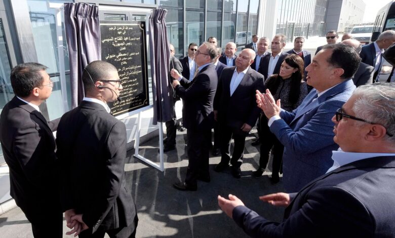 مدبولي يفتتح مجمع "إيليت سولار" للطاقة الشمسية بالسخنة بـ116 مليون دولار