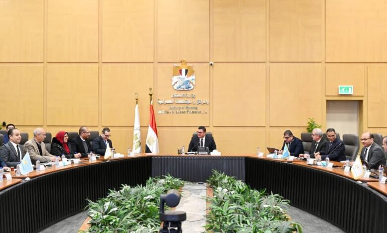 وزير الإسكان يتابع موقف المبيعات والتشغيل لمشروعات المدن الجديدة مع شركة سيتي إيدج