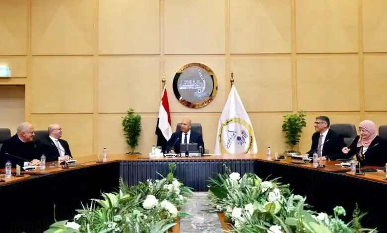 كامل الوزير يتابع ترفيق منطقتي أبو رواش وكوم أبو راضي الصناعية