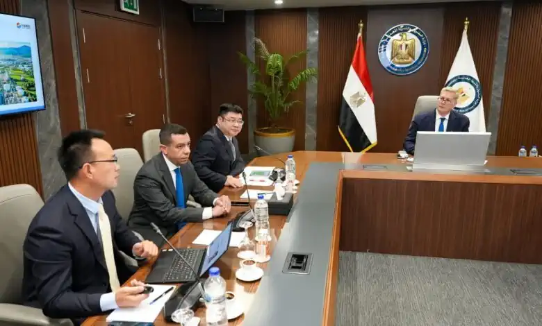 مصر والصين تتفقان على مشروع استثماري بقيمة 2 مليار دولار في قطاع الفوسفات