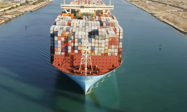 إيرادات قناة السويس ترتفع 12.4% إلى 1.05 مليار دولار والسياحة 13.8% إلى 5.5 مليار