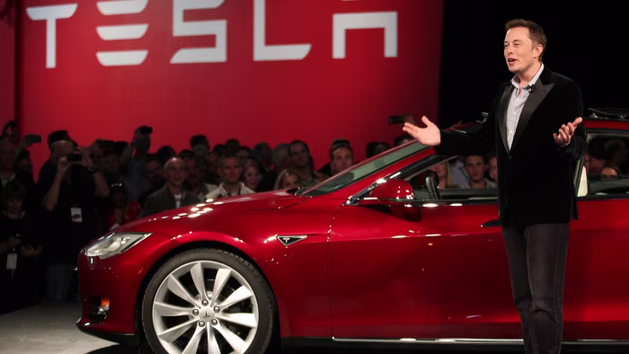 تسلا تسجل انخفاض سنوي ثانٍ على التوالي في مبيعات السيارات الكهربائية في 2025