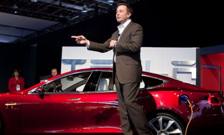 "إيلون ماسك" يخطط لمنح المستثمرين الأفراد 30% من أسهم SpaceX في الاكتتاب العام