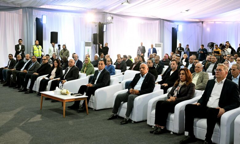 رئيس الوزراء يفتتح مشروع أوبيليسك للطاقة الشمسية باستثمارات 600 مليون دولار