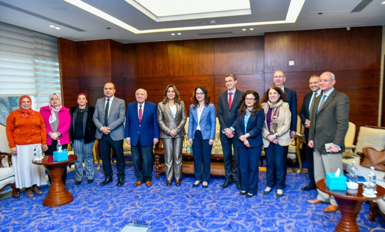 مصر تبحث مع البنك الدولي تعزيز التحول الأخضر والاقتصاد الأزرق