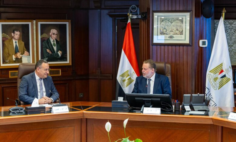 محافظ البنك المركزي المصري يلتقي وزير التعليم العالي والبحث العلمي لبحث التعاون المشترك