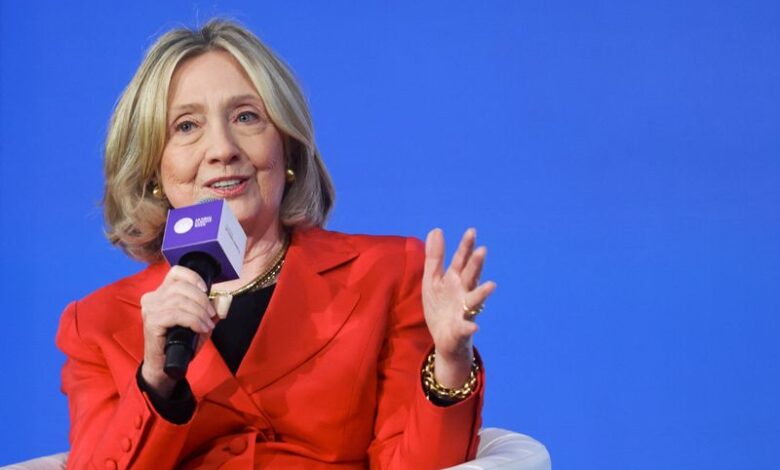 هيلاري كلينتون تشهد خلف أبواب مغلقة اليوم أمام لجنة الكونغرس بشأن إبستين