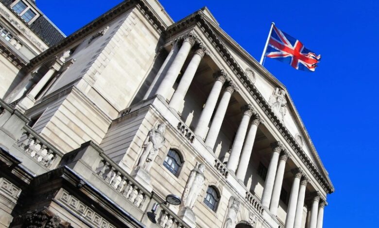 فيتش: الدين العام البريطاني يرتفع إلى 104.7% في 2027.. نمو ضعيف 1.1% في 2026