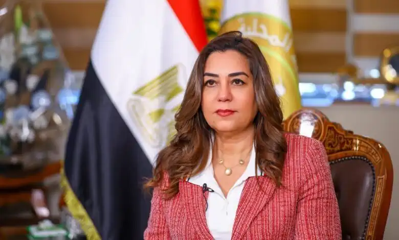 وزيرة التنمية المحلية والبيئة تتابع جهود المحافظات في مواجهة مياه الأمطار.. وحالة استنفار كامل