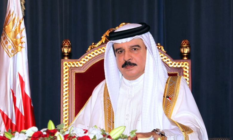 فيتش تخفض تصنيف البحرين الائتماني إلى "B"ودين حكومي 146.8% من الناتج المحلي 2025