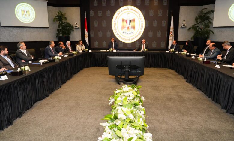 وزيرا الصناعة والاستثمار يجتمعان مع بنوك استثمار لدعم المشروعات الصناعية التصديرية