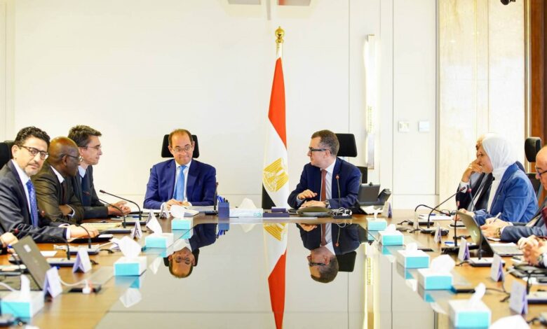 رستم و كجوك يبحثان مع وفد البنك الدولي و"AfDB" آليات مبتكرة لتمويل مشروعات البنية التحتية