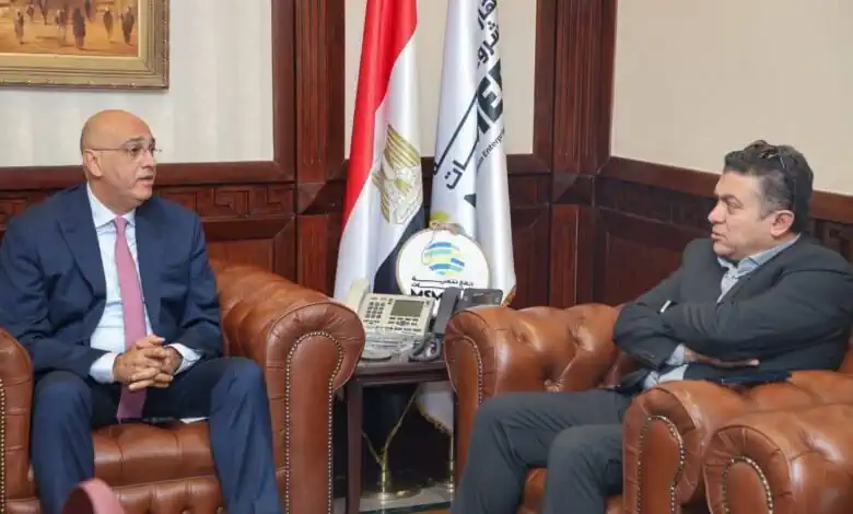 جهاز تنمية المشروعات يقدم تمويل 300 مليون جنيه لشركة"أمان القابضة لدعم المشروعات الصغيرة