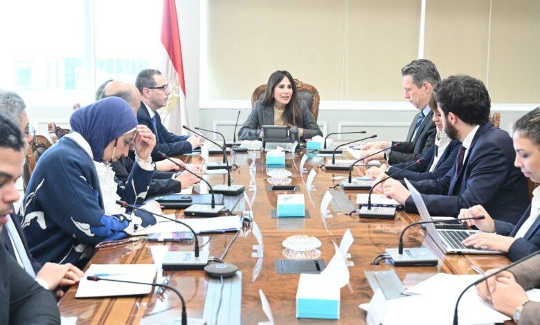 وزيرة الإسكان تبحث مع المدير الإقليمي بالبنك الأوروبي لإعادة الإعمار تعزيز أوجه التعاون المشترك