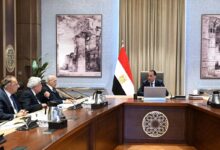 مدبولي يبحث مع اللجنة الاستشارية تداعيات الحرب الإقليمية على الاقتصاد المصري