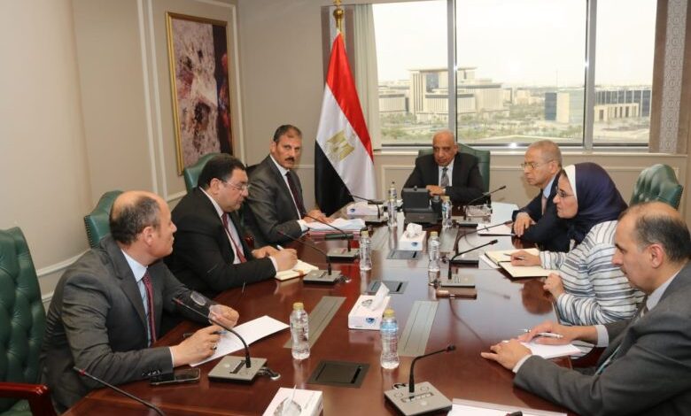 وزير الكهرباء يتابع خطة ترشيد الكهرباء.. استعدادا لمواجهة أي سيناريوهات في المنطقة