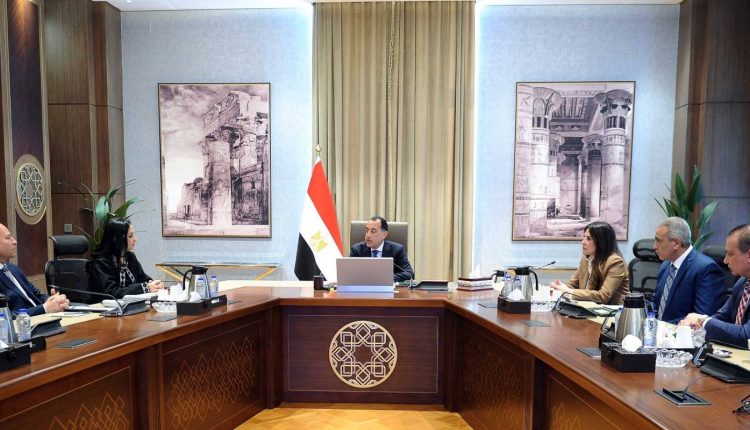 رئيس الوزراء: إعداد تصور متكامل لطرح آلاف الوحدات السكنية بالإيجار في مختلف المحافظات
