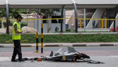 بنوك عالمية ومحلية تغلق فروعها في الخليج بعد سقوط مسيرة إيرانية قرب مركز دبي المالي