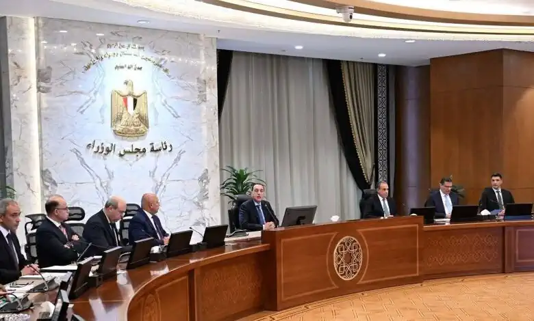 مجلس الوزراء يعتمد موازنة 2026/2027 بإيرادات 4 تريليون جنيه ويخصص 832.3 مليار جنيه