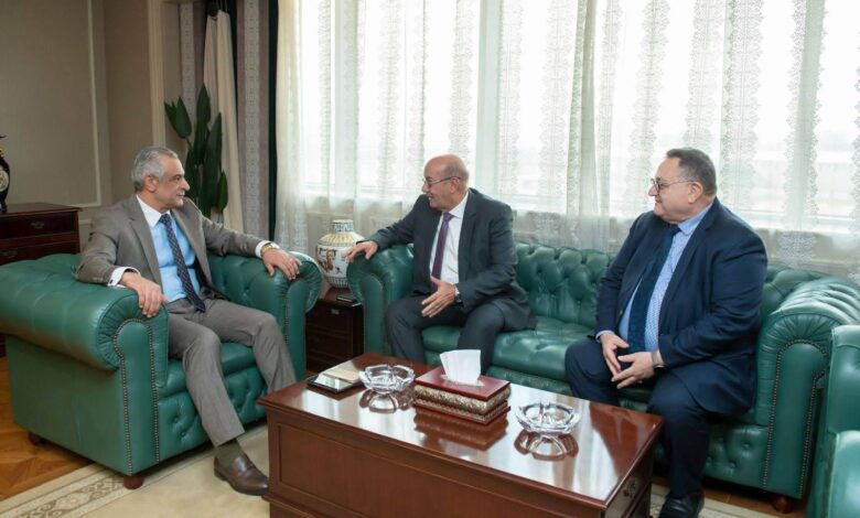 البنك العقاري المصري العربي يبحث مع وزارة الإنتاج الحربي تعزيز الخدمات المصرفية