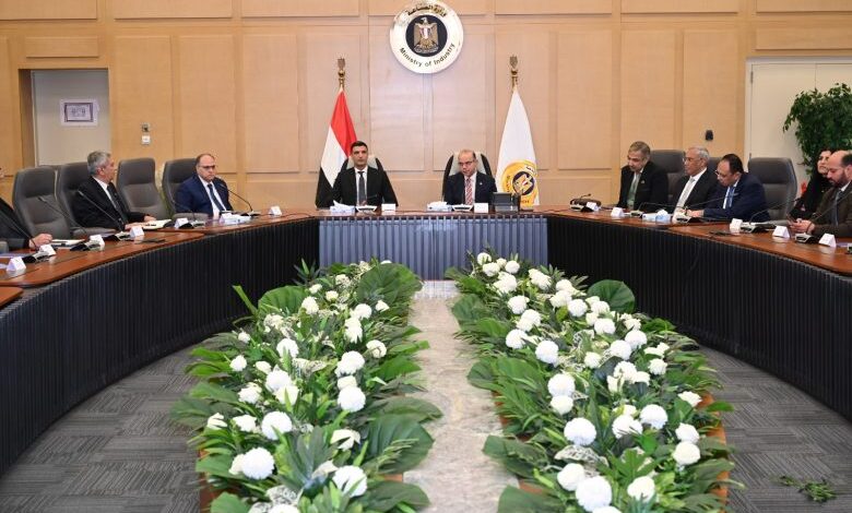 اجتماع وزاري: توطين صناعة الدواء وتعزيز الصادرات والابتكار بالذكاء الاصطناعي