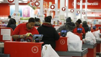 هبوط حاد في ثقة المستهلكين الأمريكيين في مارس.. أدنى مستوى منذ ديسمبر