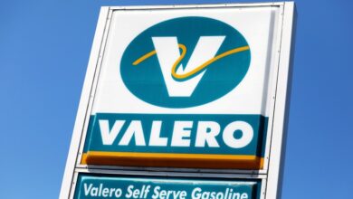 انفجار ضخم بمصفاة فاليرو في تكساس يثير القلق حول الإمدادات