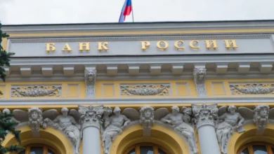 روسيا تقنن العملات المشفرة عبر البنوك وسط مخاوف العزلة عن السوق العالمية