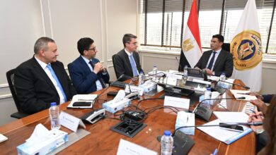 وزير الصناعة يبحث مع البنك الدولي الاستعداد لإطلاق صناديق استثمارية صناعية