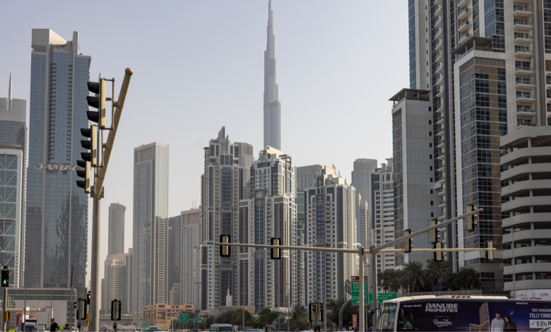 الحرب الإيرانية تهدد 100 مليار دولار تحويلات الخليج .. تراجع 15-30% في التدفقات