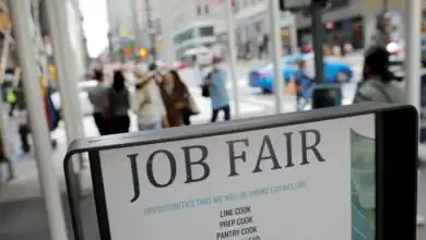 انخفاض طلبات إعانة البطالة الأمريكية إلى 205 آلاف.. أقل من التوقعات