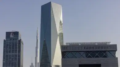 إيران تهدد بنوك الخليج بالرد الانتقامي بعد قصف بنك سباه