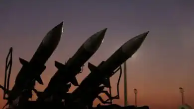 مورغان ستانلي: حرب إيران قد تستمر أسابيع مع امتلاك طهران 2000 صاروخ