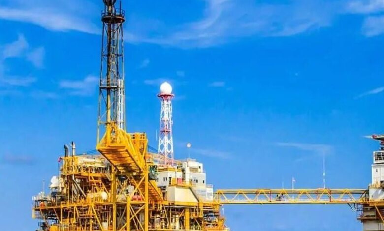 القابضة للغازات وبتروبل يناقشان رفع كفاءة إنتاج حقل ظهر